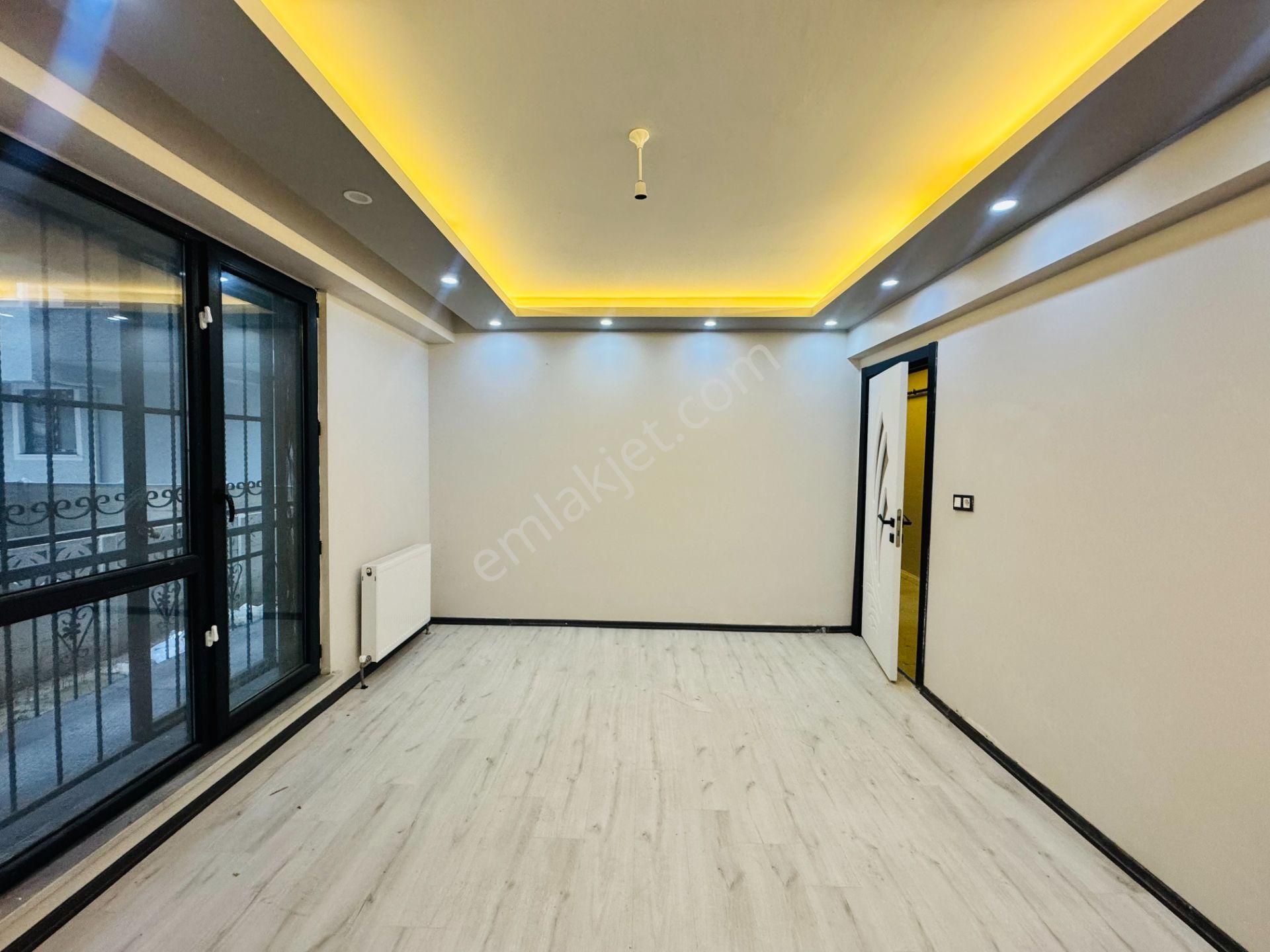 Güven'den Kapaklı'da Caddeye,servislere Yakın Kombili 3+1 Daire