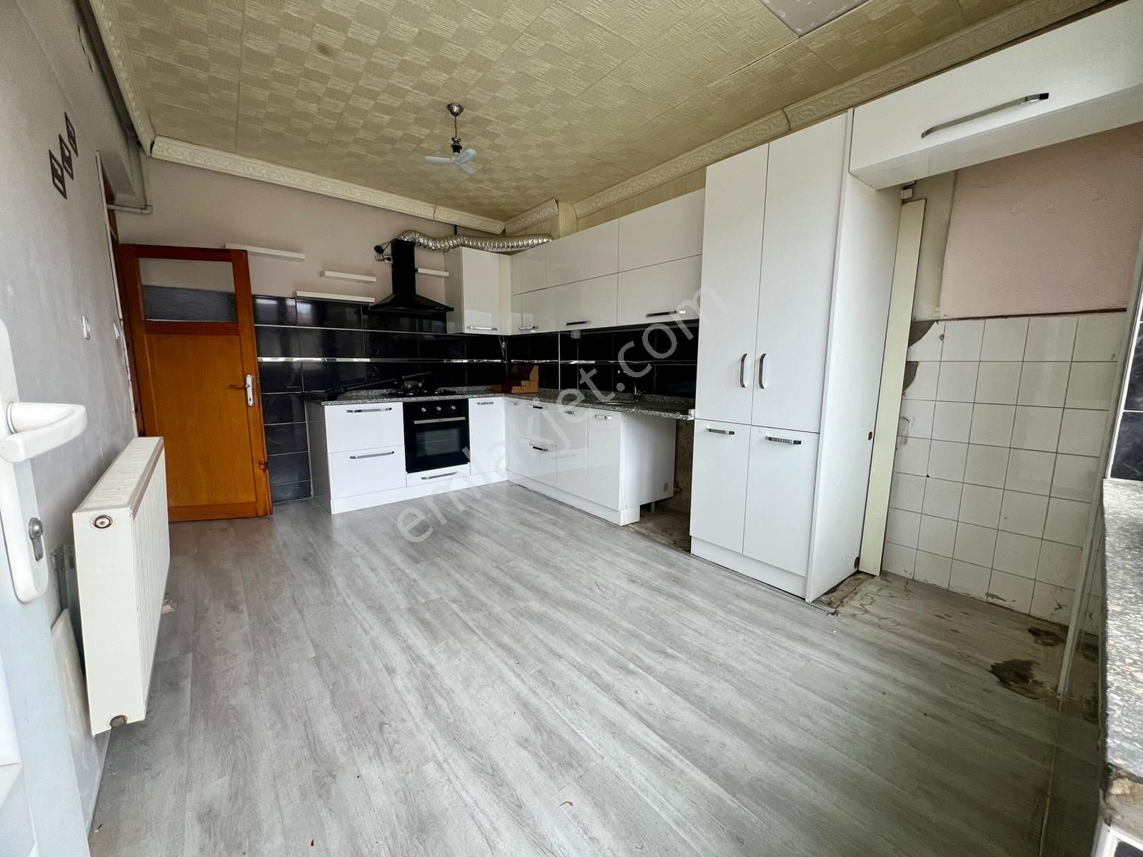 Ender Uysal Gayrimenkulden Hacıkaplanlar Da Satılık 3+1 Fırsat Daire..