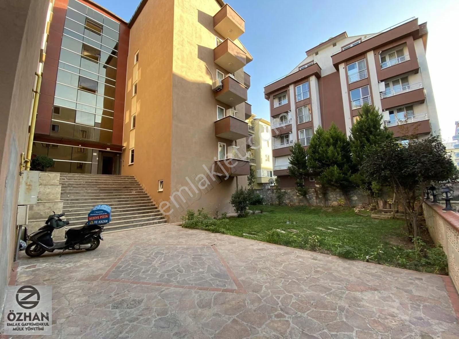 Özhan Emlaktan Üçoluk Cd'de Yeni Boyalı Çift Balkonlu 1+1 Daire - Görsel 12