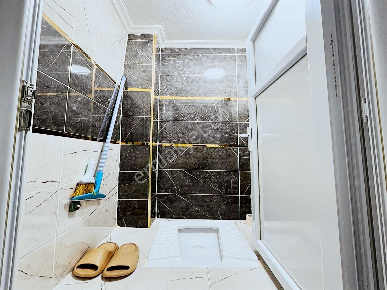 Boss Yapıdan Merkezi Konumda Balkonlu Masrafsız 2+1 Arakat Daire - Görsel 28