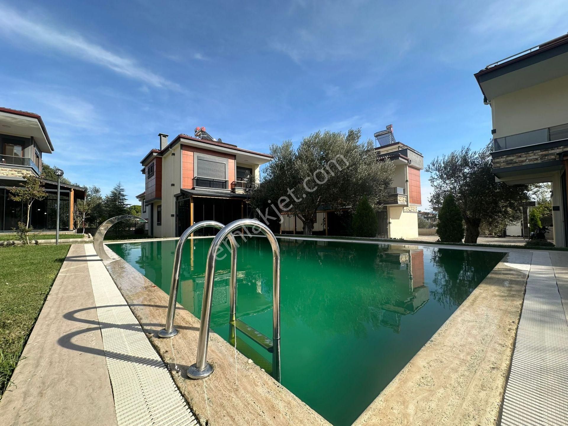 ✨akçay Ay Emlaktan✨gürede Kazdağlarının Eteklerinde Havuzlu Deniz Manzaralı Satılık 3+1 Müstakil Ev - Görsel 2