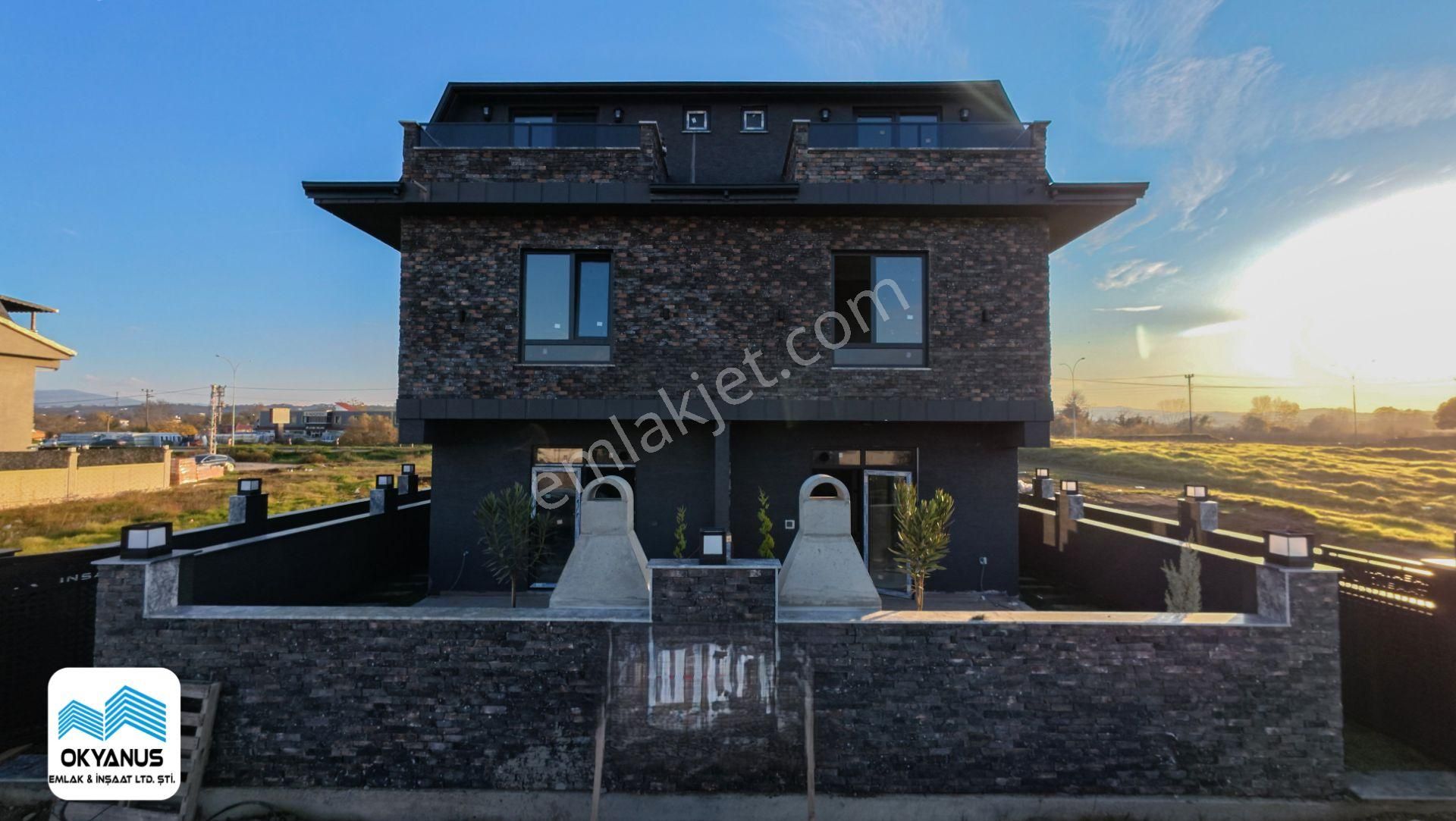 Sakarya Kocaali'de Geniş Bahçeli 4+1 Modern Villa