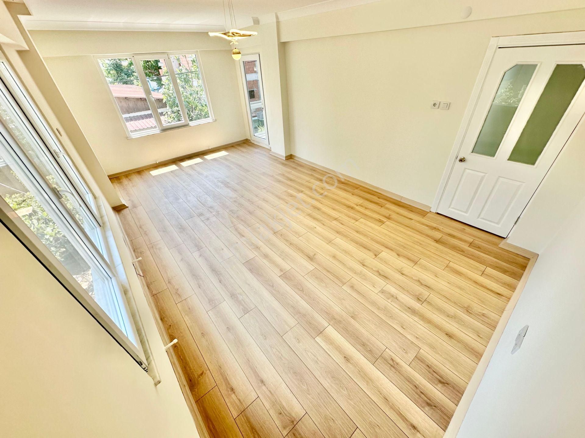 ꧁akçay Ay Emlaktan꧂yenimahallede Denize Sadece 50 M Ön Cephe Arakat İçi Komple Yenilenmiş 3+1 Daire - Görsel 9