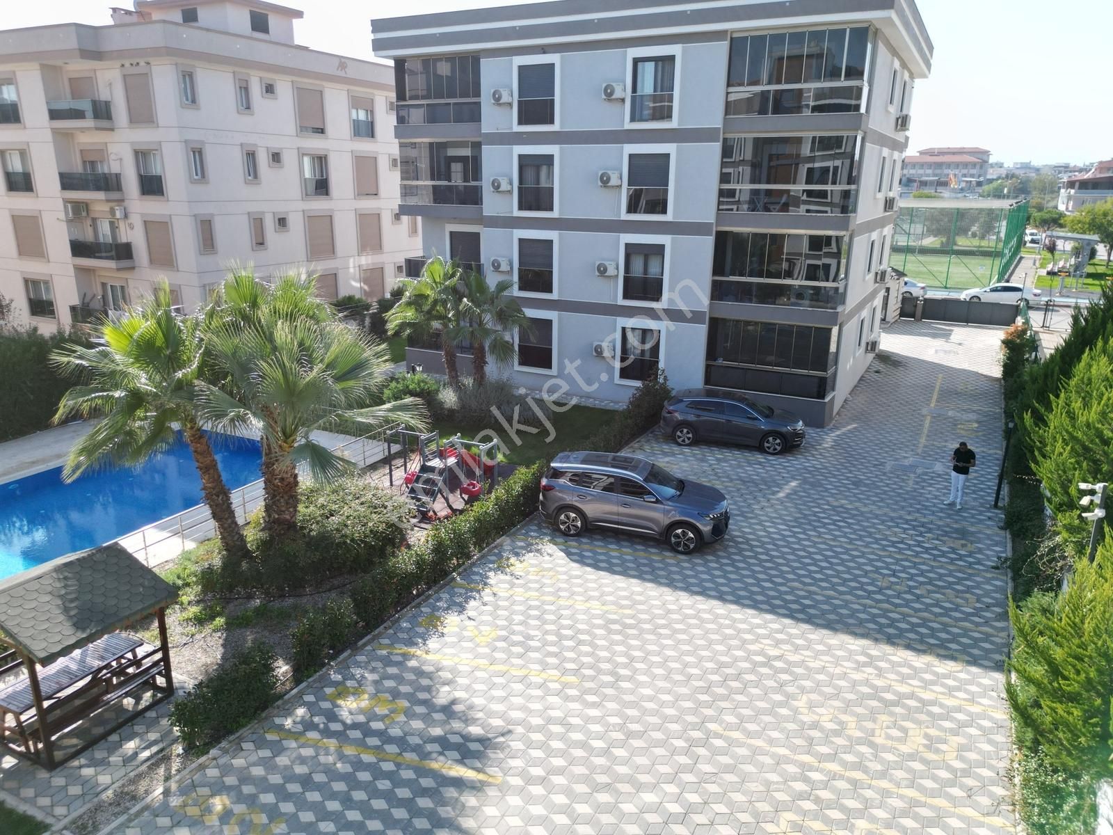 Qzen'den Havuzlu Site İçerisinde 3 Cepheli 145 M² 3+1 - Görsel 27