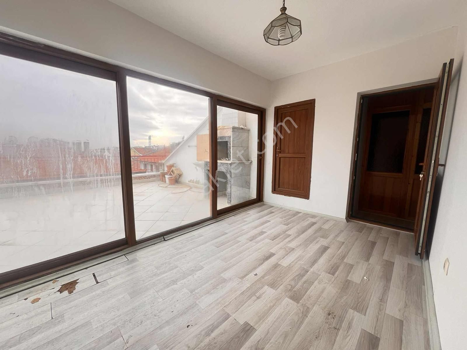Dutluk Metro Yakını 5+1 Güney Cephe Teraslı Ankara Manzaralı - Görsel 2