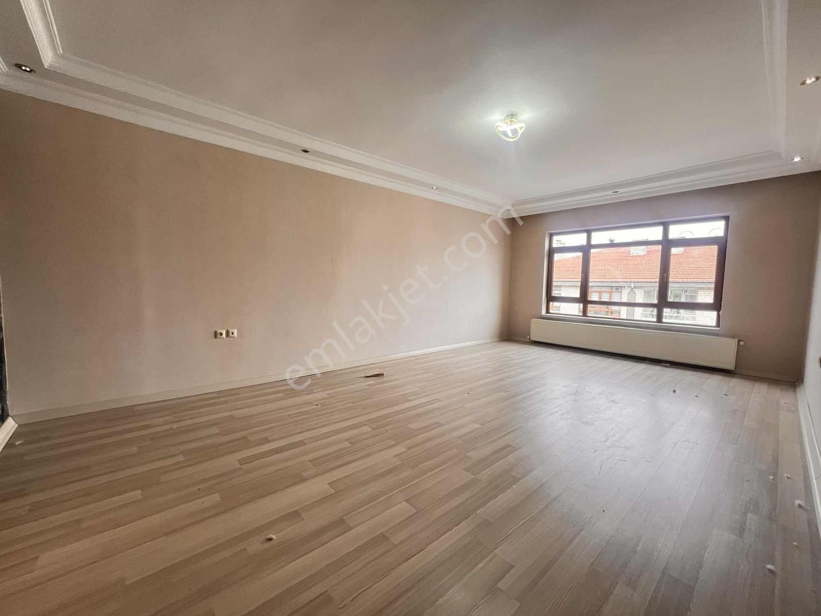 Dutluk Metro Yakını 5+1 Güney Cephe Teraslı Ankara Manzaralı