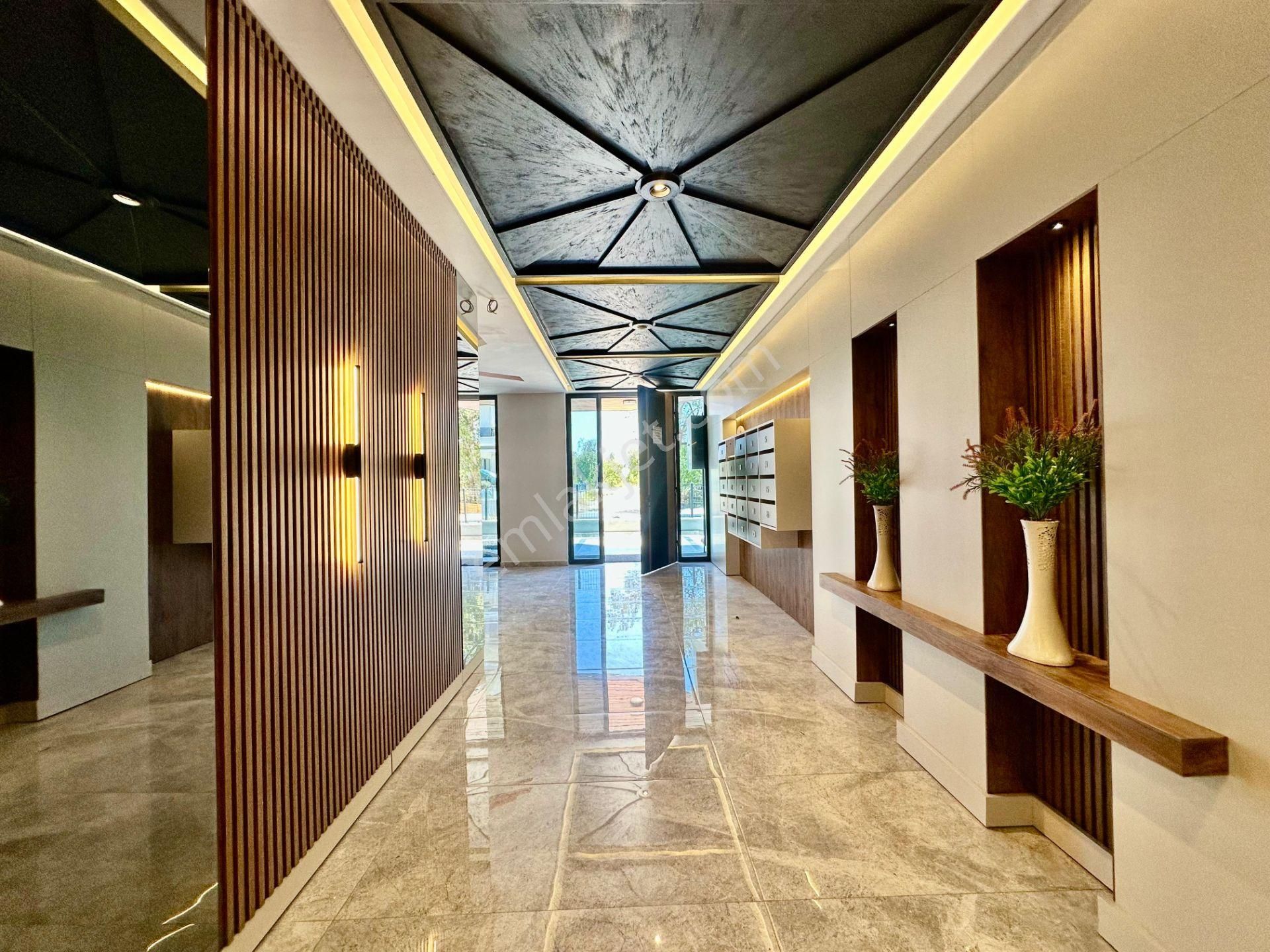 ꧁ay Emlak'tan꧂akçay'da Müstakil Tadında Ön Cephe Ebeveyn Banyolu Satılık 2+1 Ultra Lüks Daire - Görsel 31