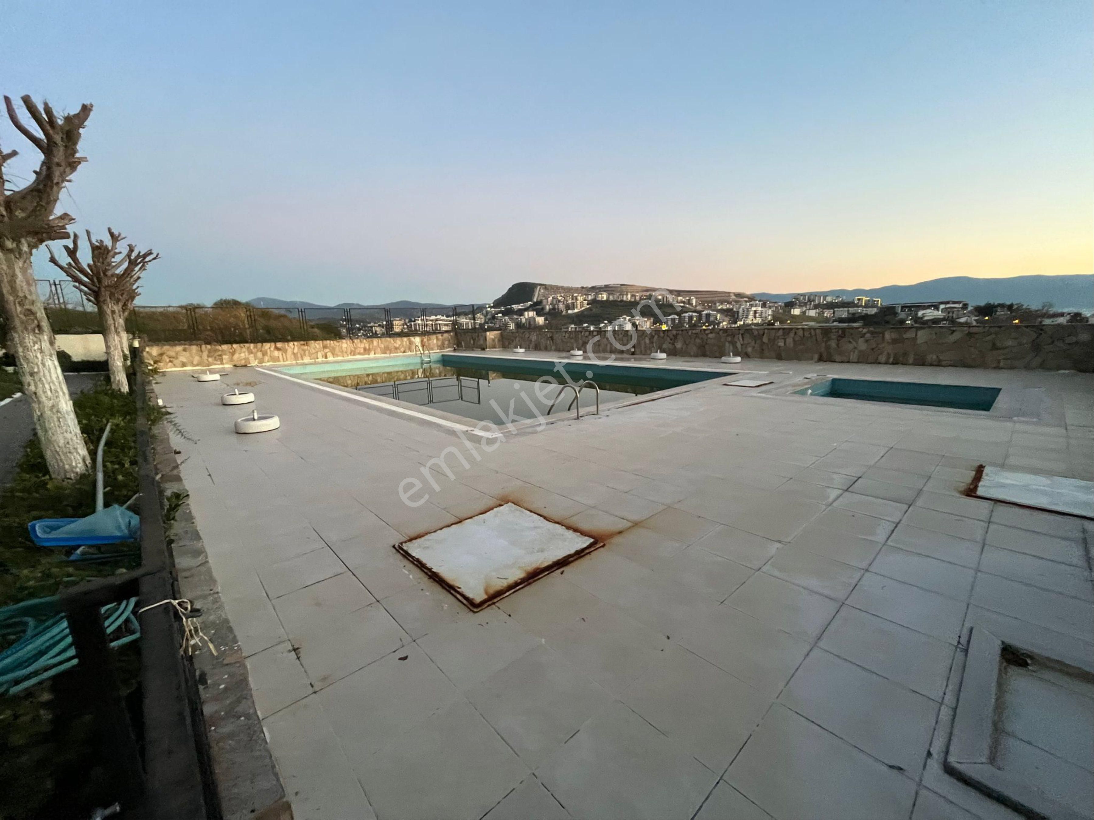 Kuşadası Nda Deniz Manzaralı 3 Artı 1 Satılık Daire - Görsel 2