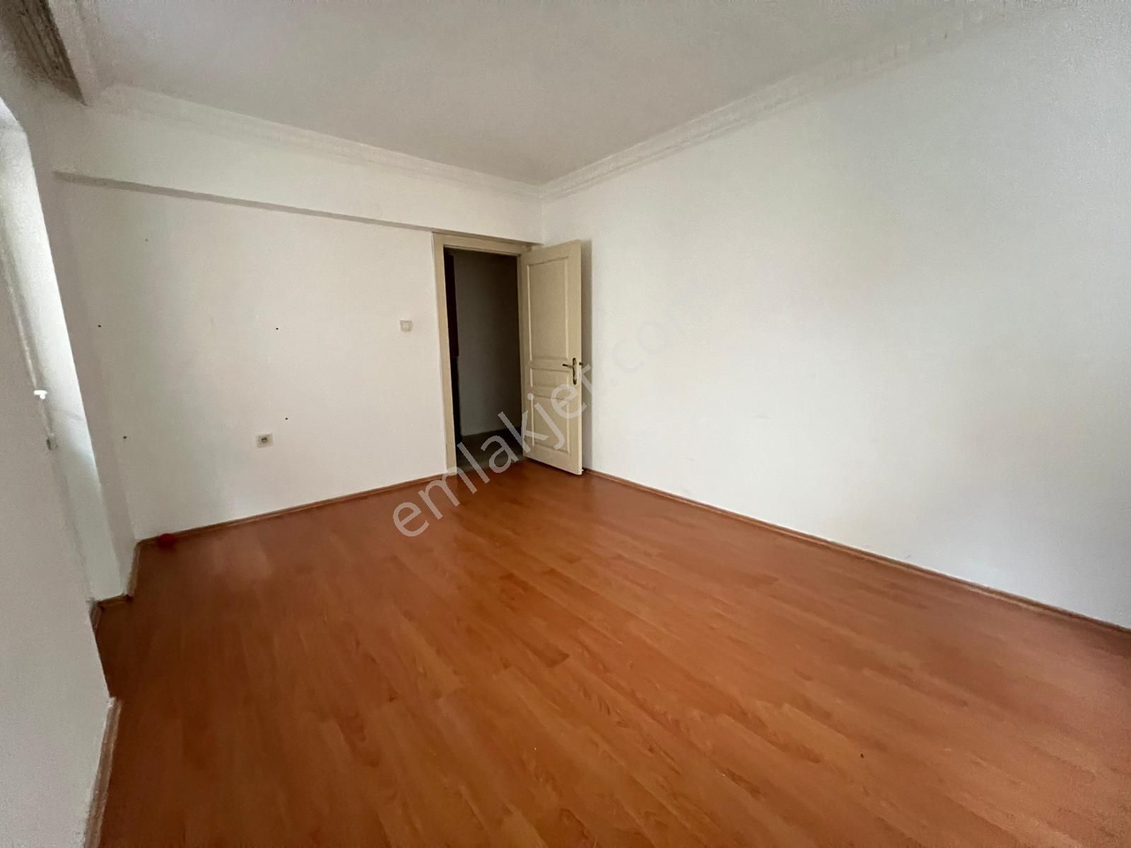 Engin Emlak'tan İlkokul Yakını Masrafsız Kilerli Ara Kat 3+1 - Görsel 15