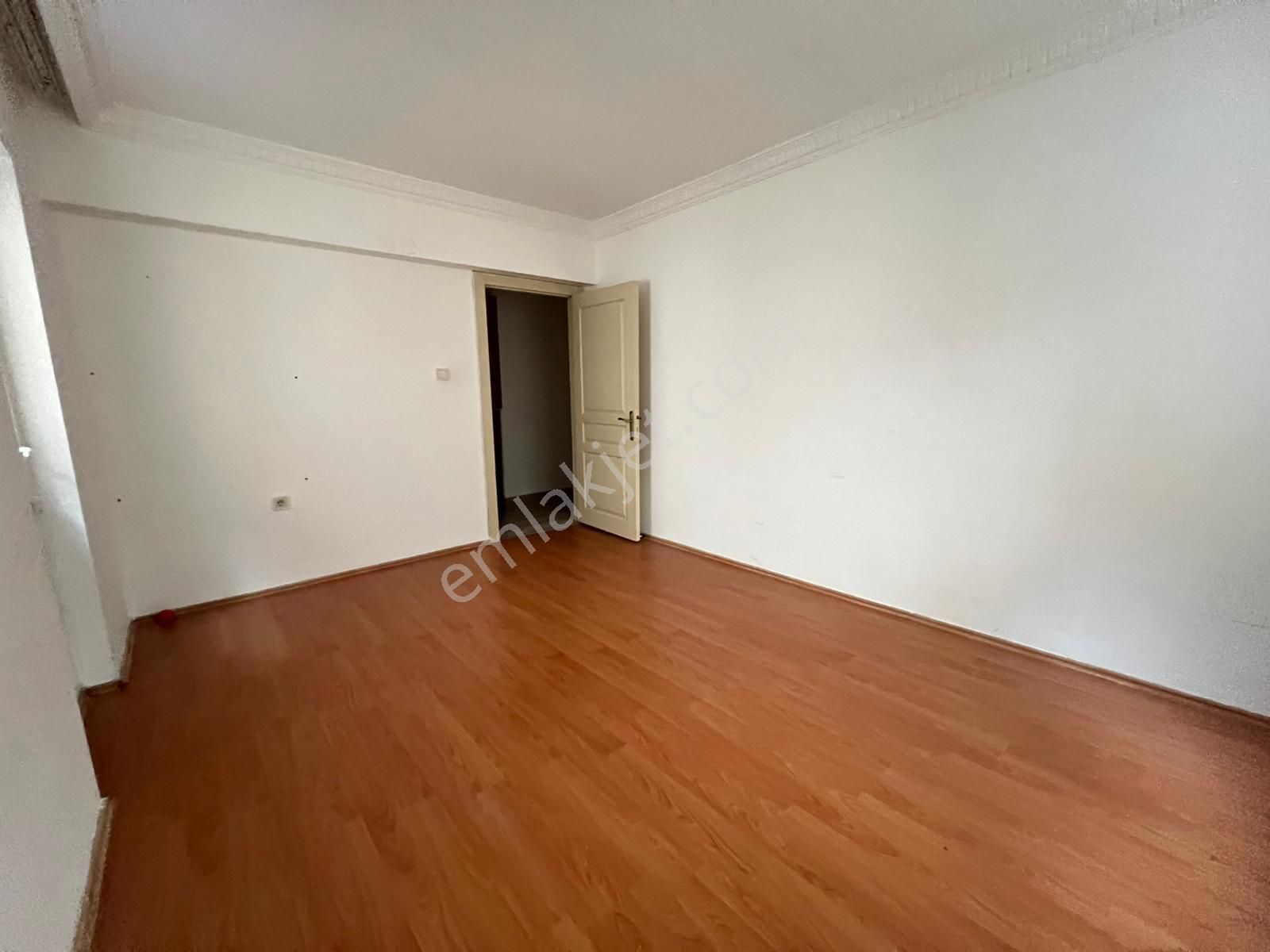 Engin Emlak'tan İlkokul Yakını Masrafsız Kilerli Ara Kat 3+1 - Görsel 25