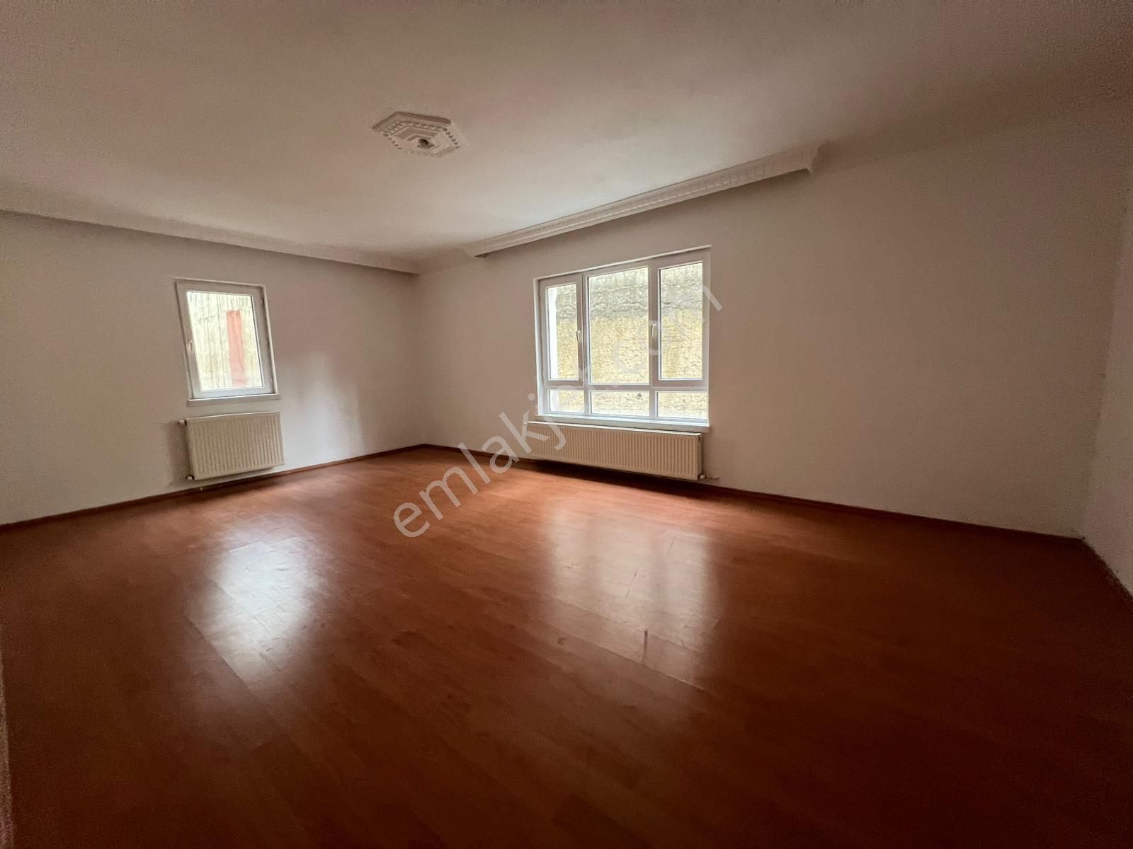 Engin Emlak'tan İlkokul Yakını Masrafsız Kilerli Ara Kat 3+1 - Görsel 22