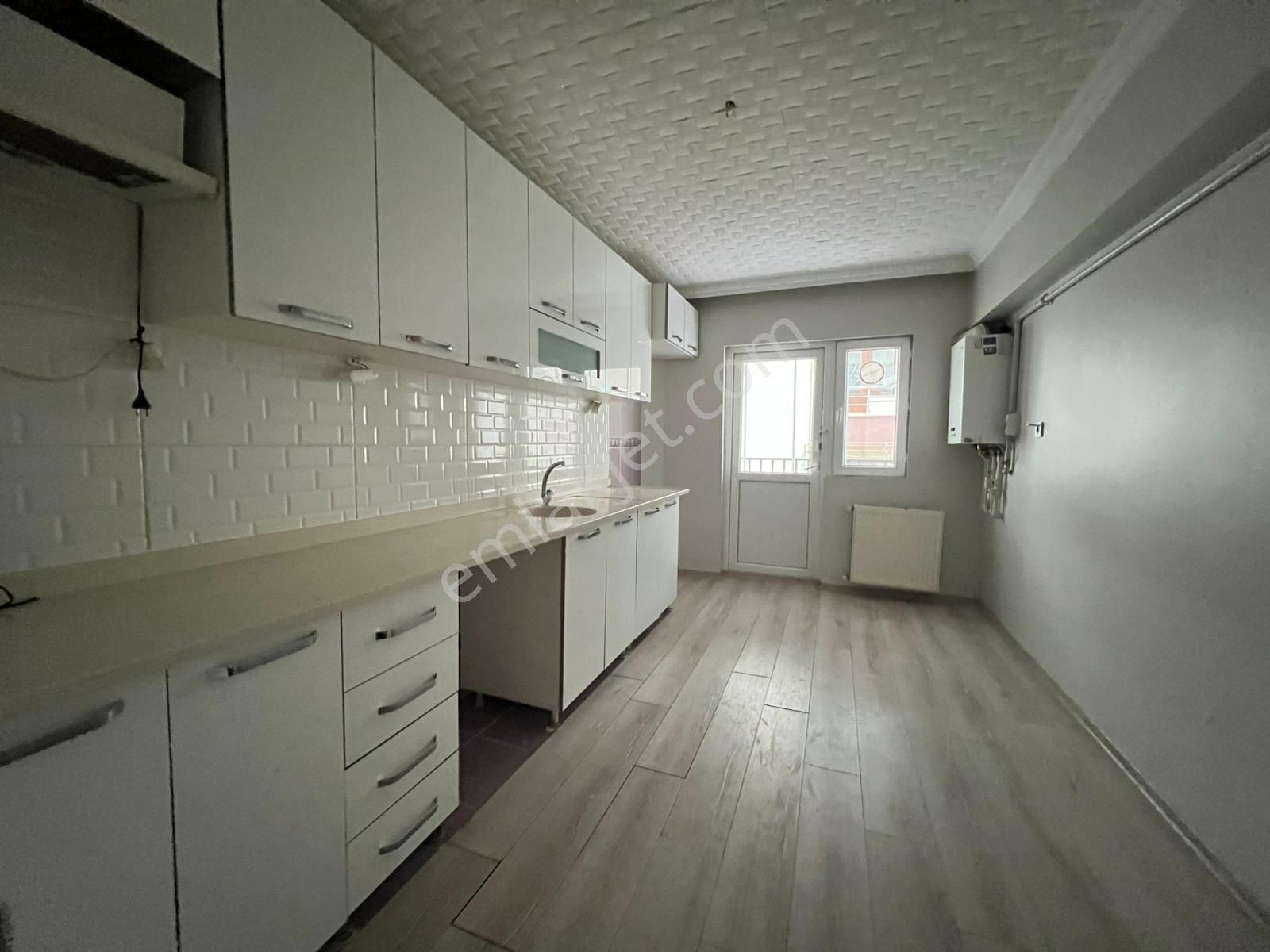 Engin Emlak'tan İlkokul Yakını Masrafsız Kilerli Ara Kat 3+1 - Görsel 6