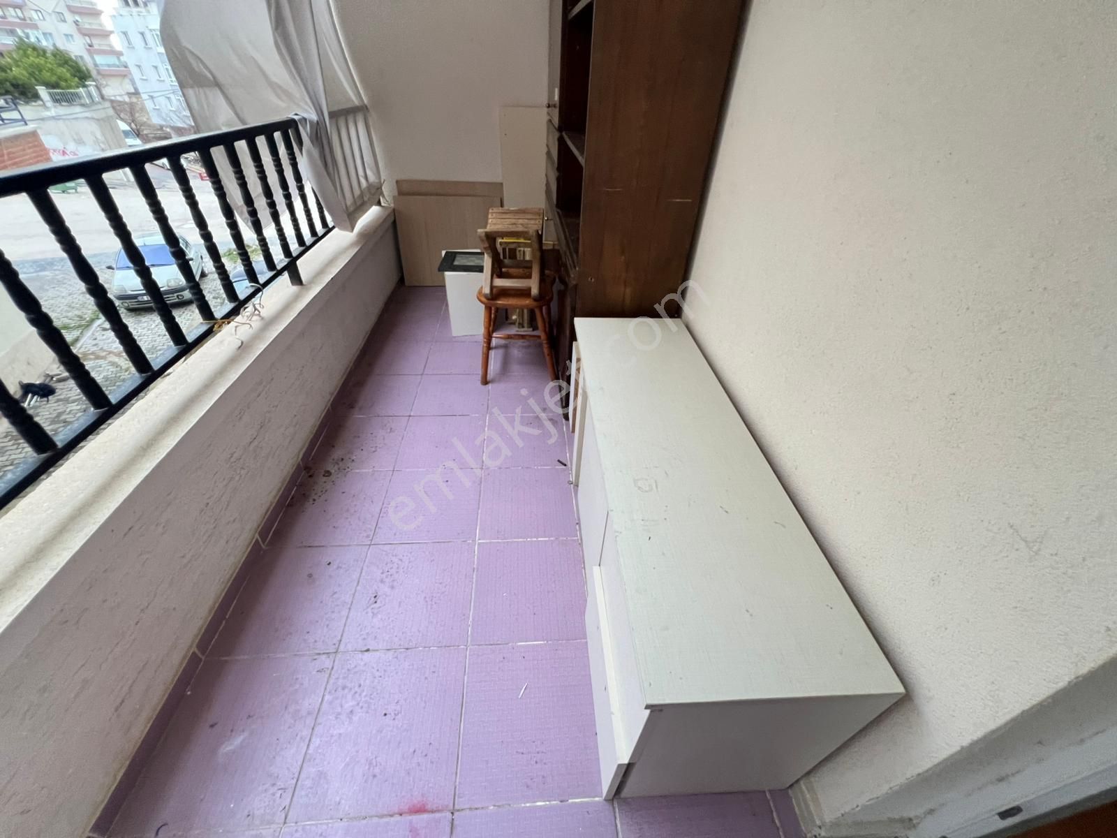 Engin Emlak'tan İlkokul Yakını Masrafsız Kilerli Ara Kat 3+1 - Görsel 4