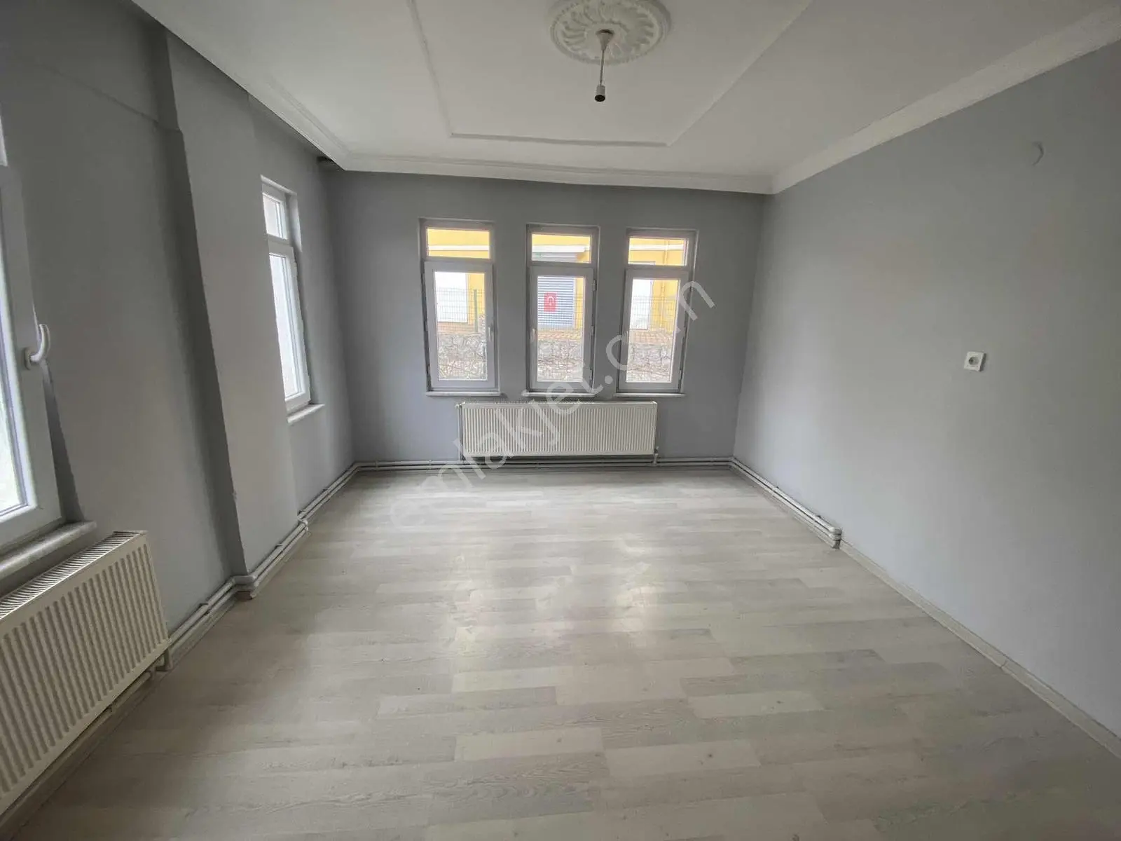 Şahinoğlu Emlakdan Huzur Evi Mevkinde Kiralık 3+1 Daire