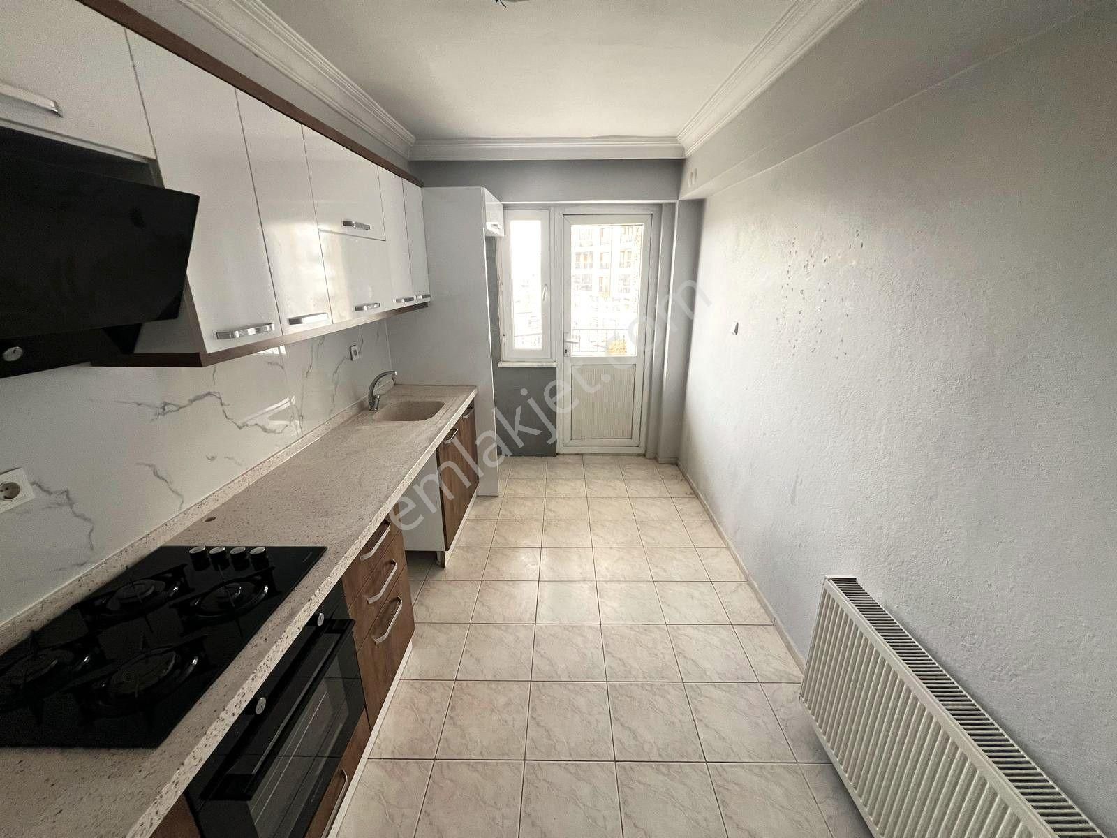 ꧁ay Emlaktan꧂akçay Merkezde Cuma Pazarında Arakat Ön Cephe Satılık 2+1masrasız Daire - Görsel 2