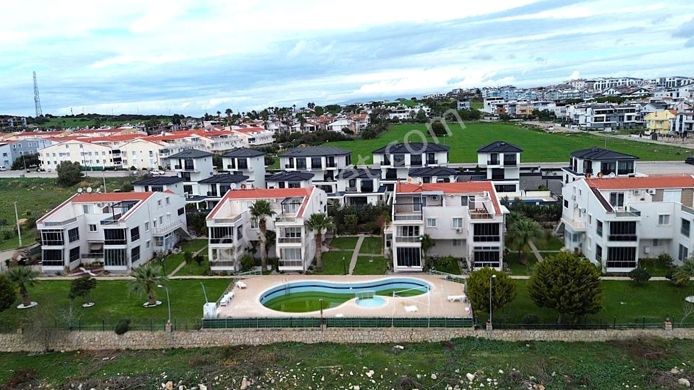 Panoramik Deniz Manzaralı Havuzlu 3+1 Çatı Dubleksi