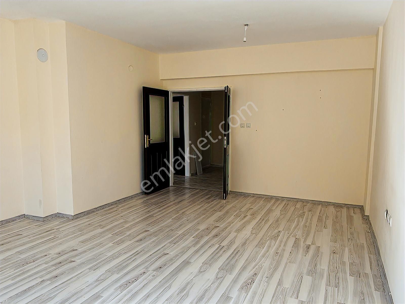 İncek Tulumtaş'da Satılık Ihlamur Vadi Sitesi Kombili 3+1 Daire - Görsel 3