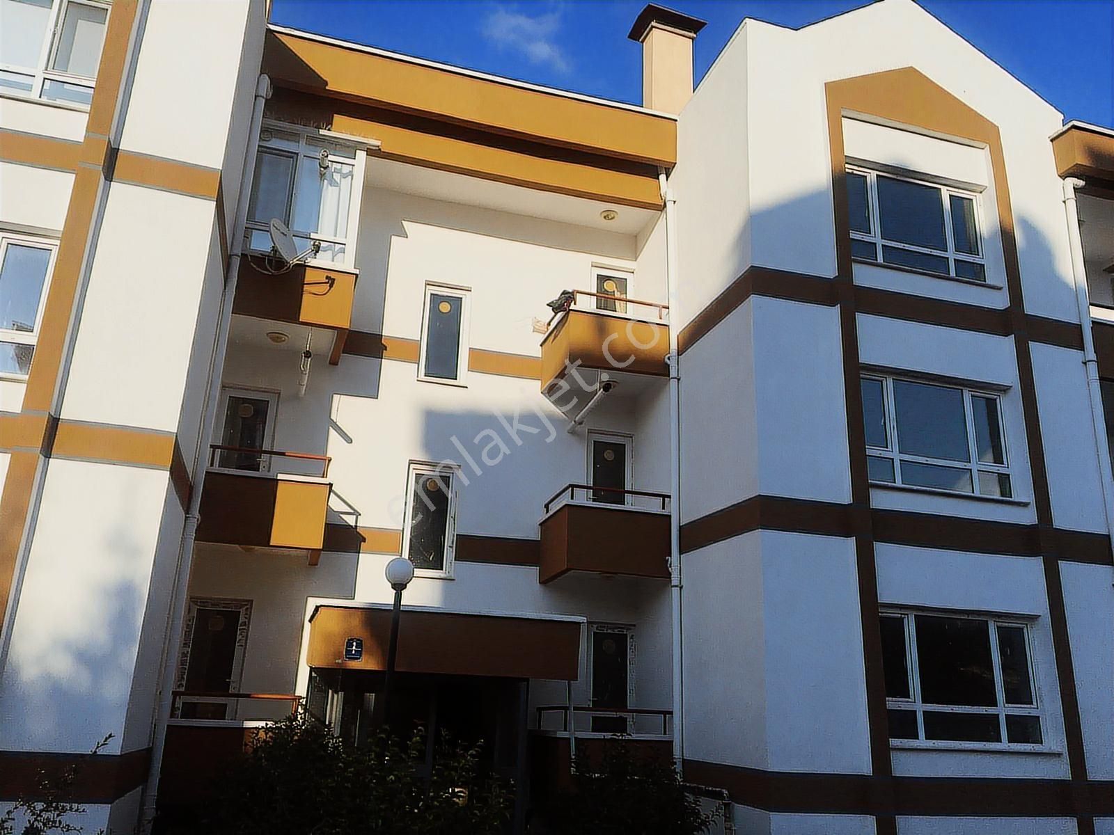 İncek Tulumtaş'da Satılık Ihlamur Vadi Sitesi Kombili 3+1 Daire