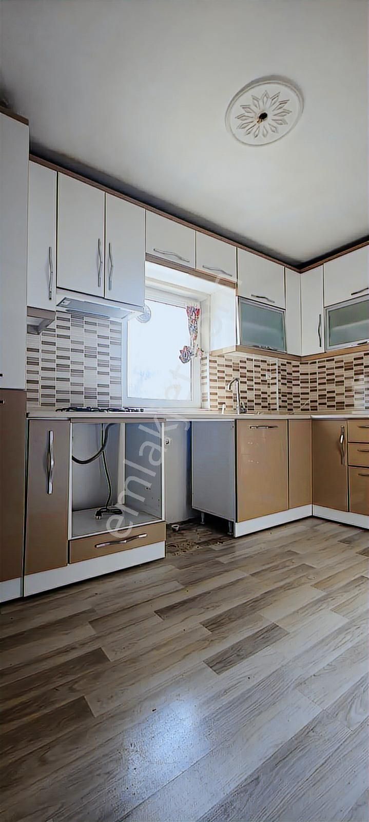 Kartal'dan Kentkoop Mahallesi Batıkent Metroya Yakın 3+1 Bakımlı - Görsel 14