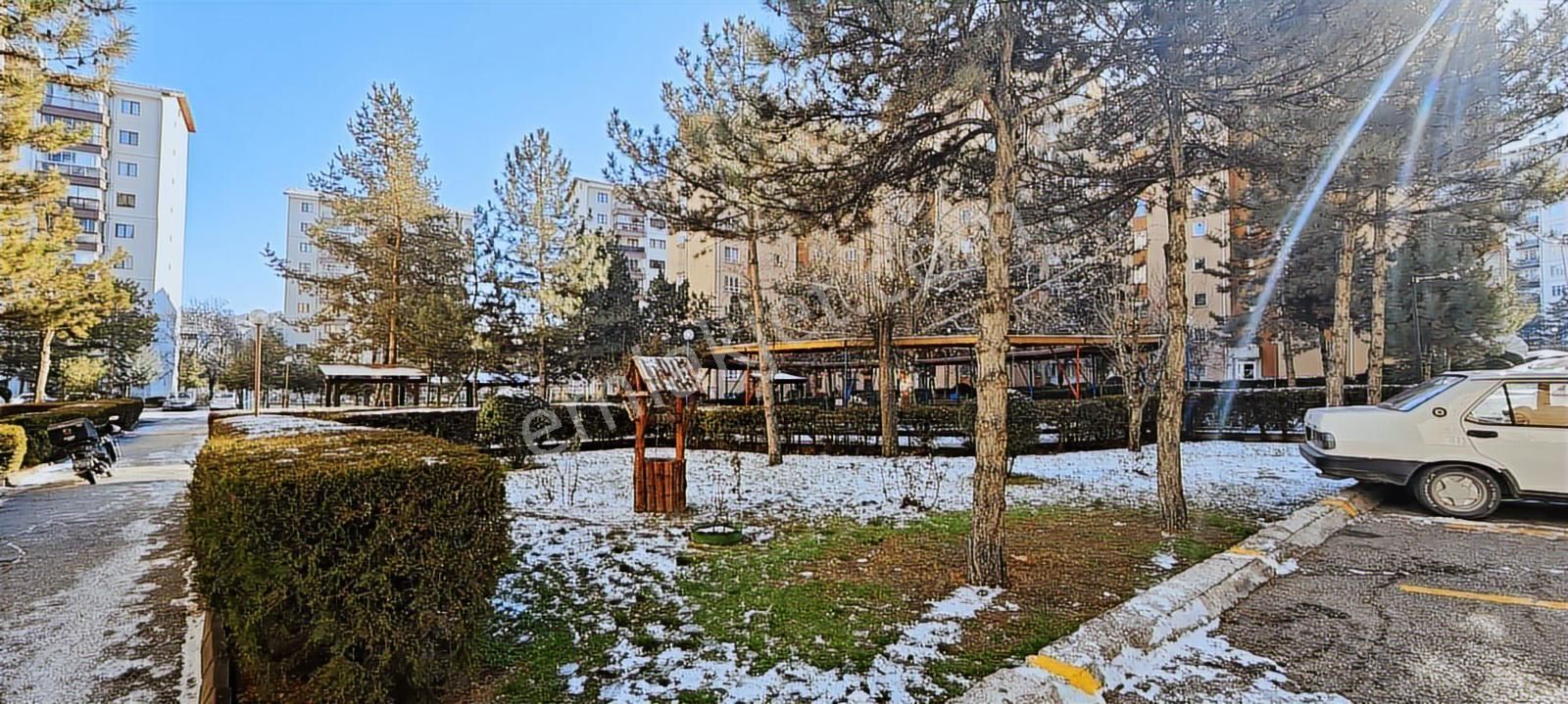 Kartal'dan Kentkoop Mahallesi Batıkent Metroya Yakın 3+1 Bakımlı - Görsel 2