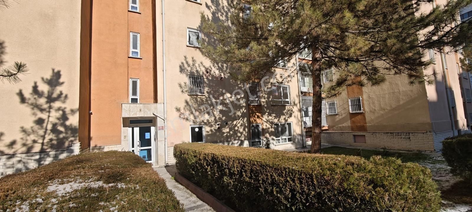 Kartal'dan Kentkoop Mahallesi Batıkent Metroya Yakın 3+1 Bakımlı - Görsel 23