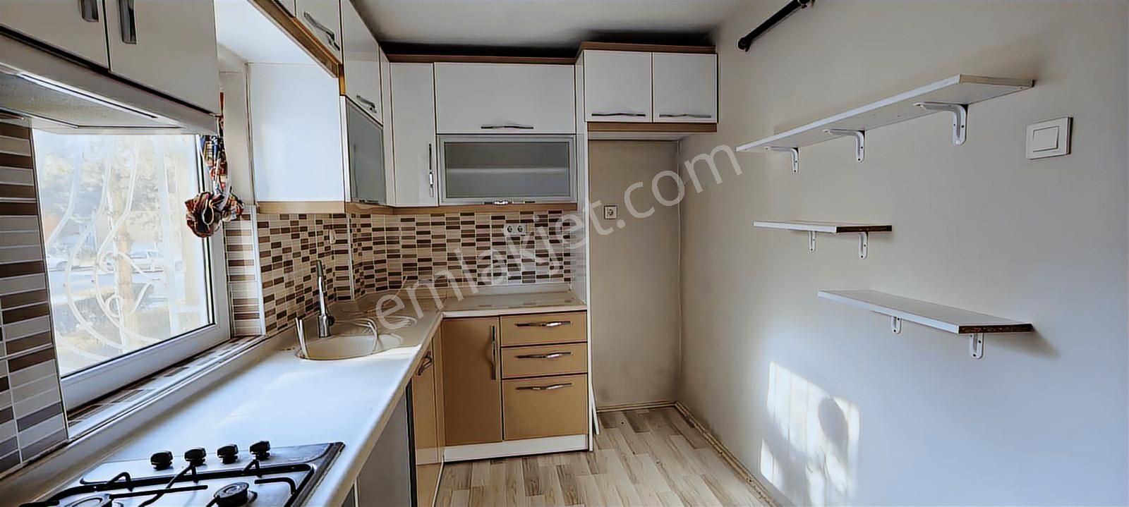 Kartal'dan Kentkoop Mahallesi Batıkent Metroya Yakın 3+1 Bakımlı - Görsel 12