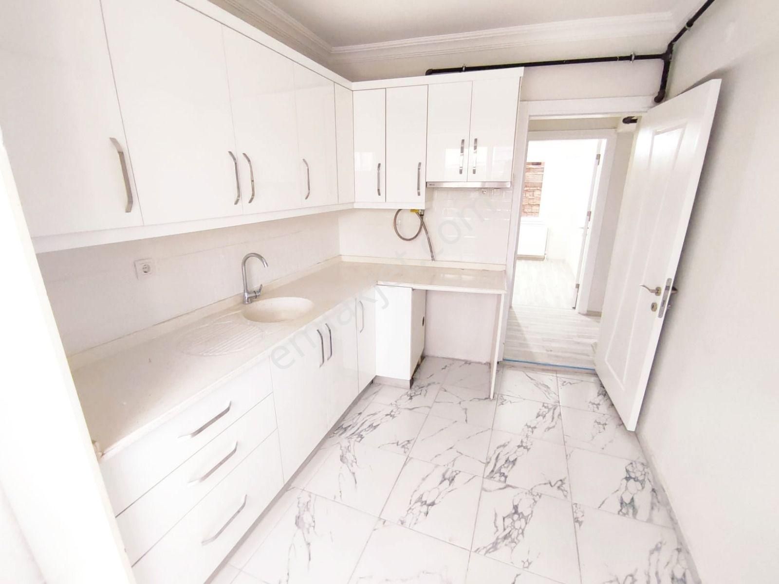 Merkez Cami Yakını 2+1 Doğalgazlı Y.giriş