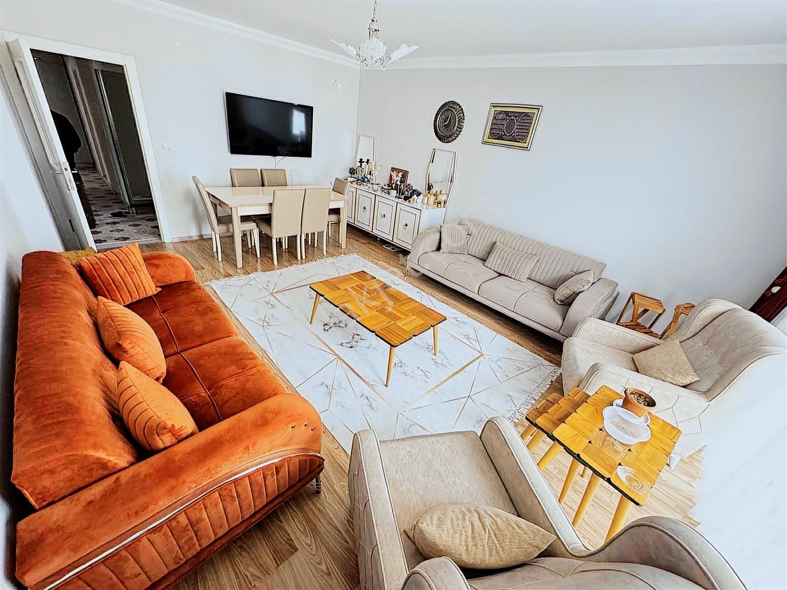 Ulukan'dan Katta Ön Cephe Genç E. Banyolu Çift Balkon 3+1 Daire! - Görsel 9