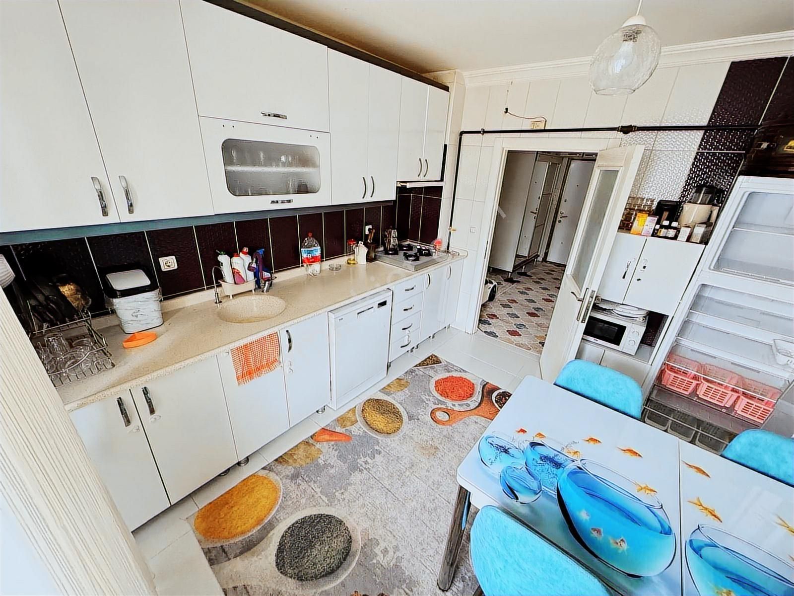 Ulukan'dan Katta Ön Cephe Genç E. Banyolu Çift Balkon 3+1 Daire! - Görsel 3