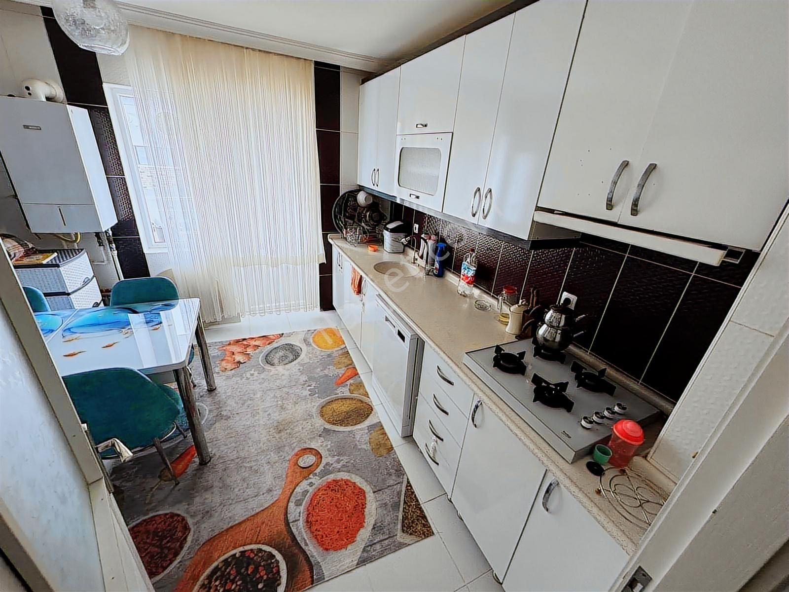 Ulukan'dan Katta Ön Cephe Genç E. Banyolu Çift Balkon 3+1 Daire! - Görsel 8