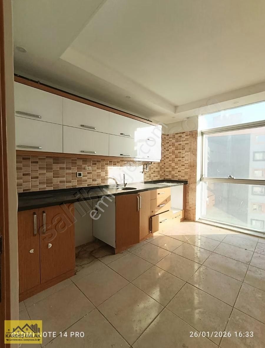 Gültepe De Doğlgazlı Merkezi Konumda 3+1 K Mutfak Kiralık Daire