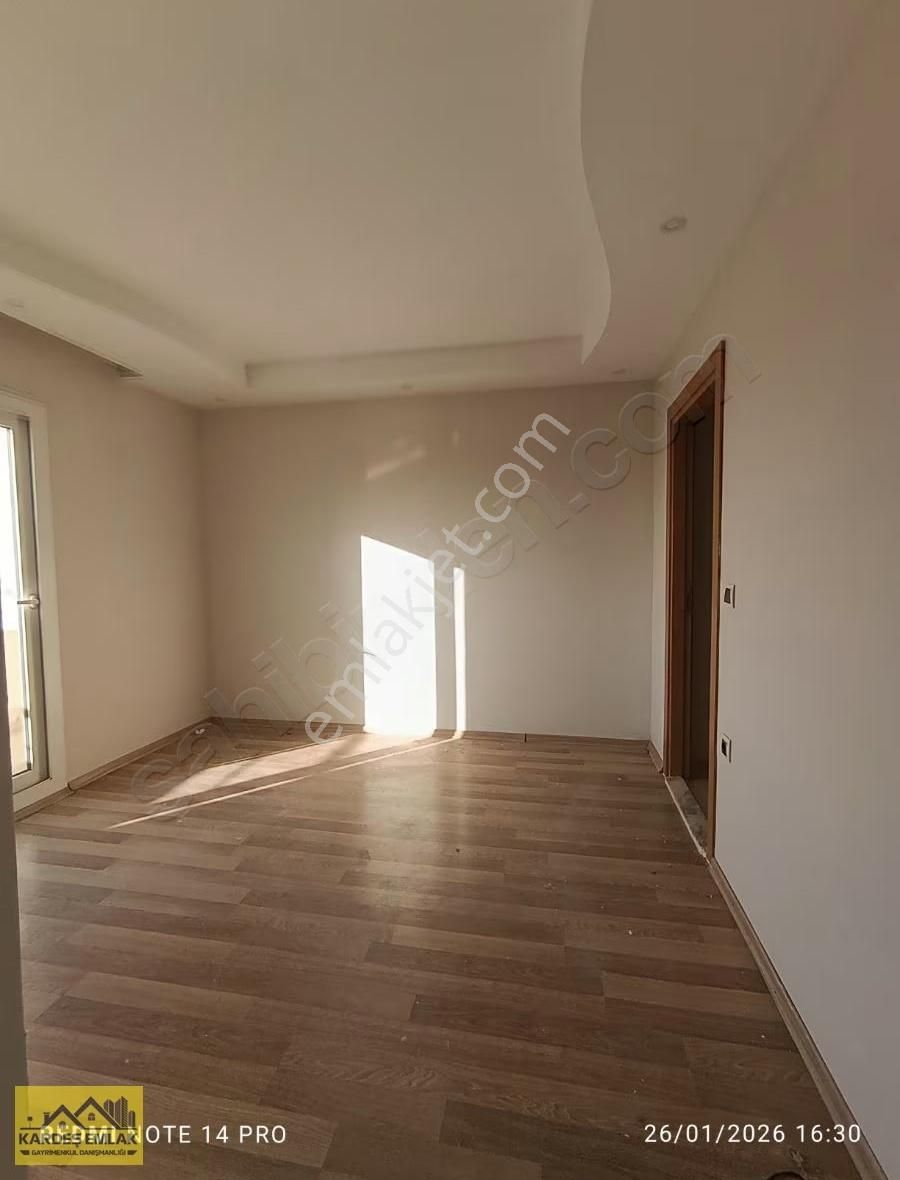 Gültepe De Doğlgazlı Merkezi Konumda 3+1 K Mutfak Kiralık Daire - Görsel 2