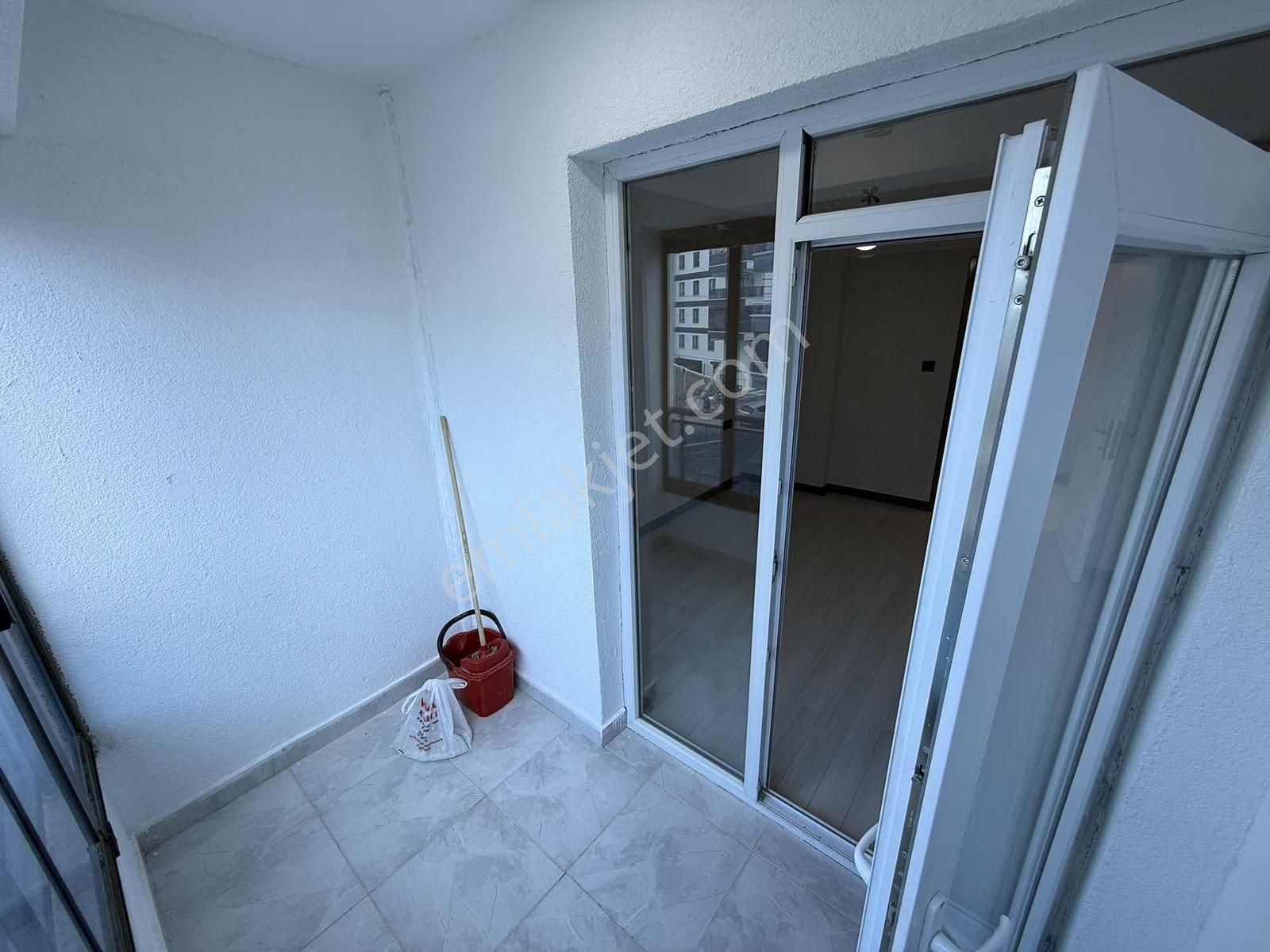 Mensa'dan Hisar Mahallesi Satılık Ara Kat E.banyolu Geniş M2 3+1 - Görsel 3