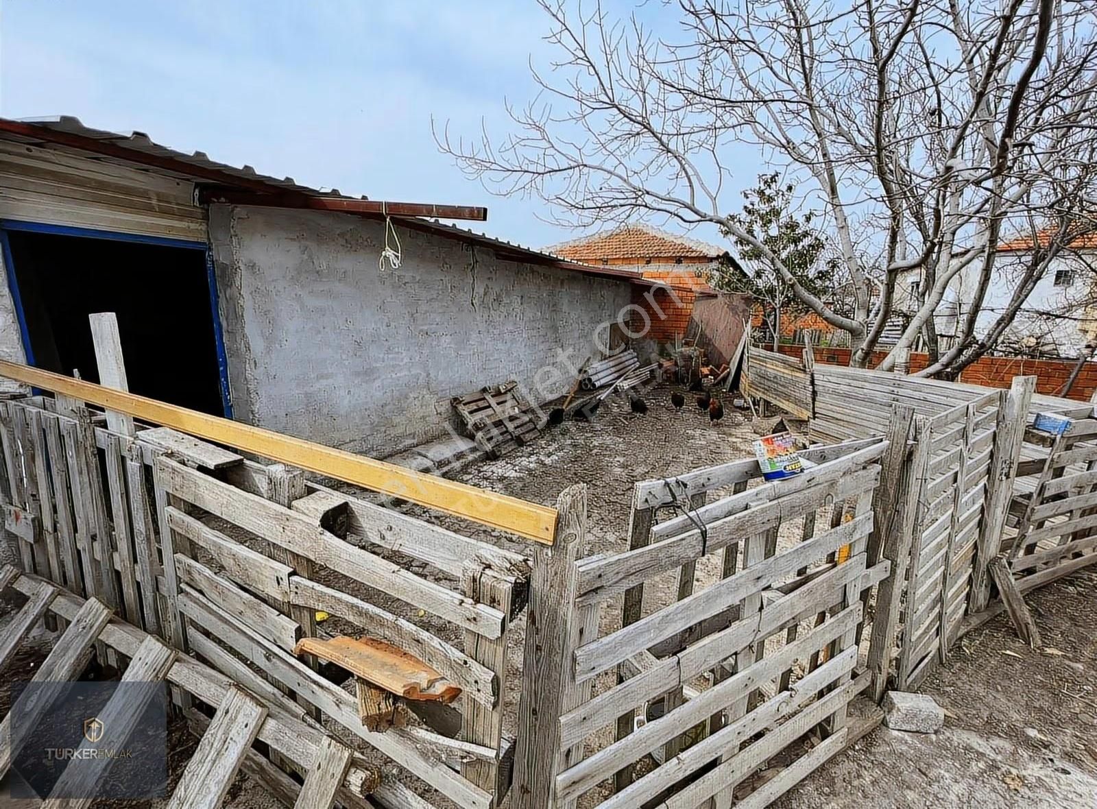 Türker Emlak-karaköy Köyünde Bahçeli Müstakil Köy Evi Ve Arsası - Görsel 3