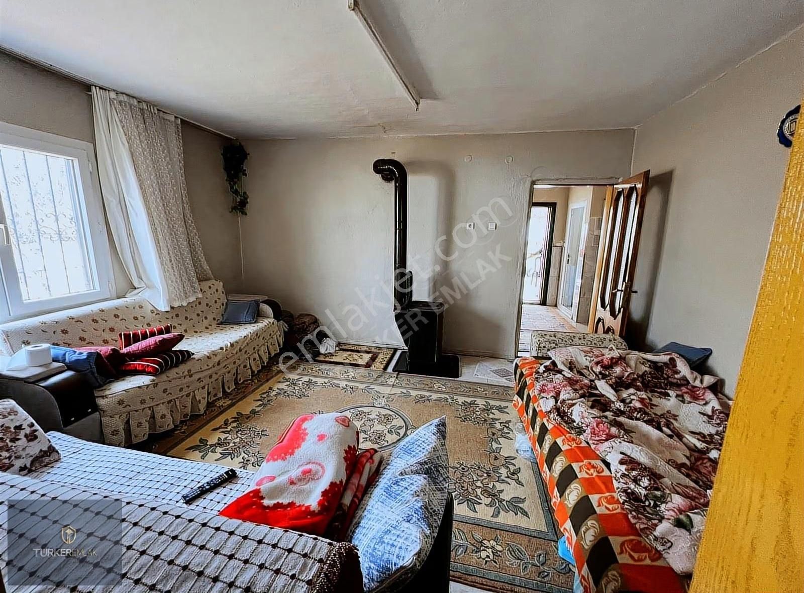 Türker Emlak-karaköy Köyünde Bahçeli Müstakil Köy Evi Ve Arsası - Görsel 4