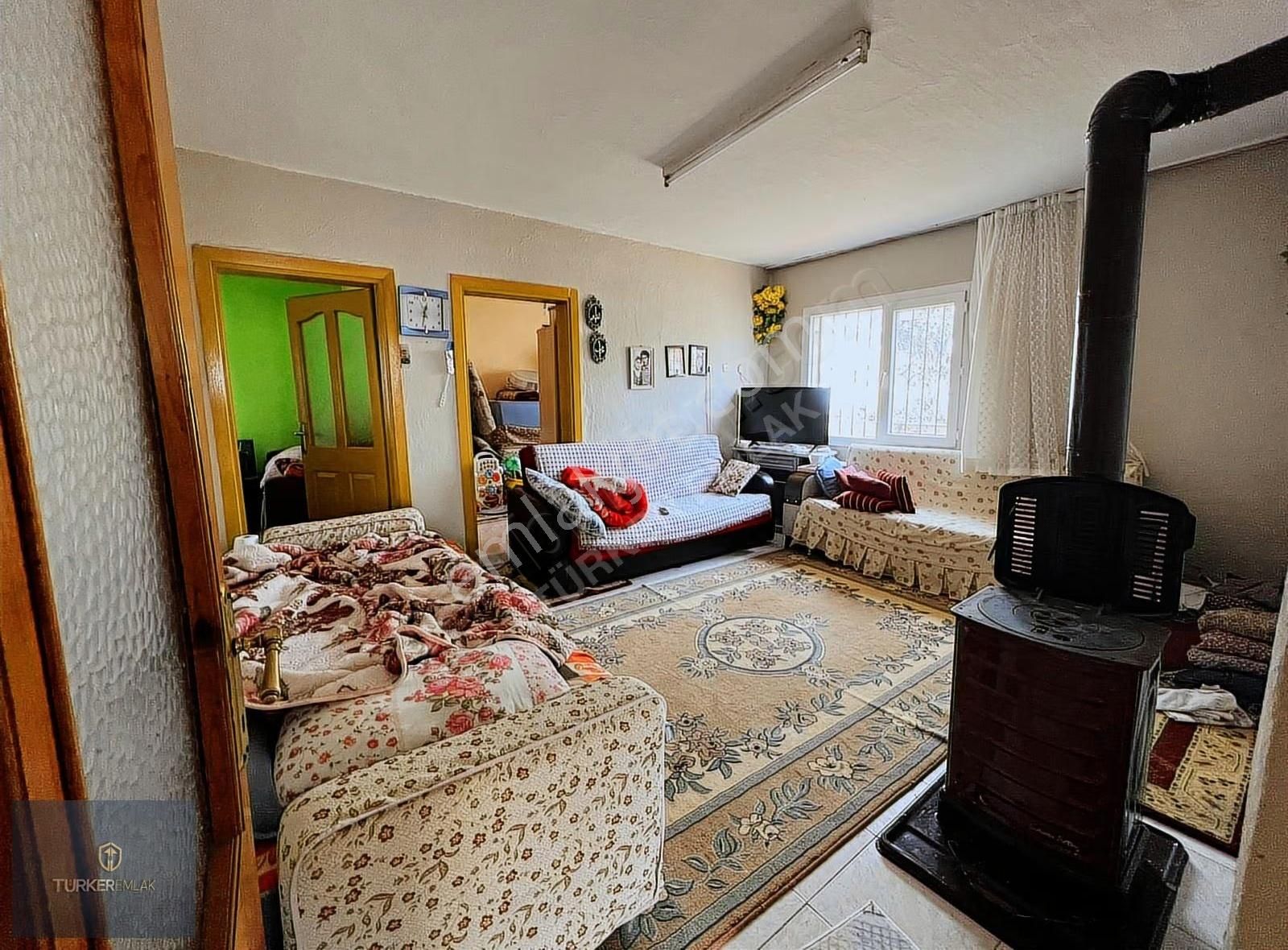 Türker Emlak-karaköy Köyünde Bahçeli Müstakil Köy Evi Ve Arsası - Görsel 2