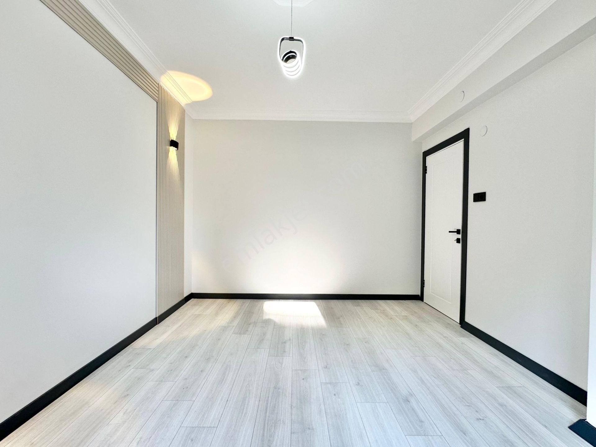 ꧁ay Emlaktan꧁akçay Merkezde Arakat Ayrı Mutfaklı Denize Yakın Lüx Tasarım Satılık 2+1 Geniş Daire - Görsel 18