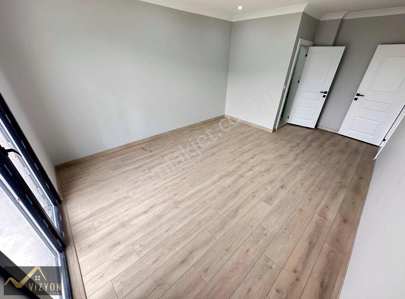 Çift Ğirişli Merkezi Yerde Geniş Ebeveyn Banyolu 4+1 Dubleks - Görsel 18