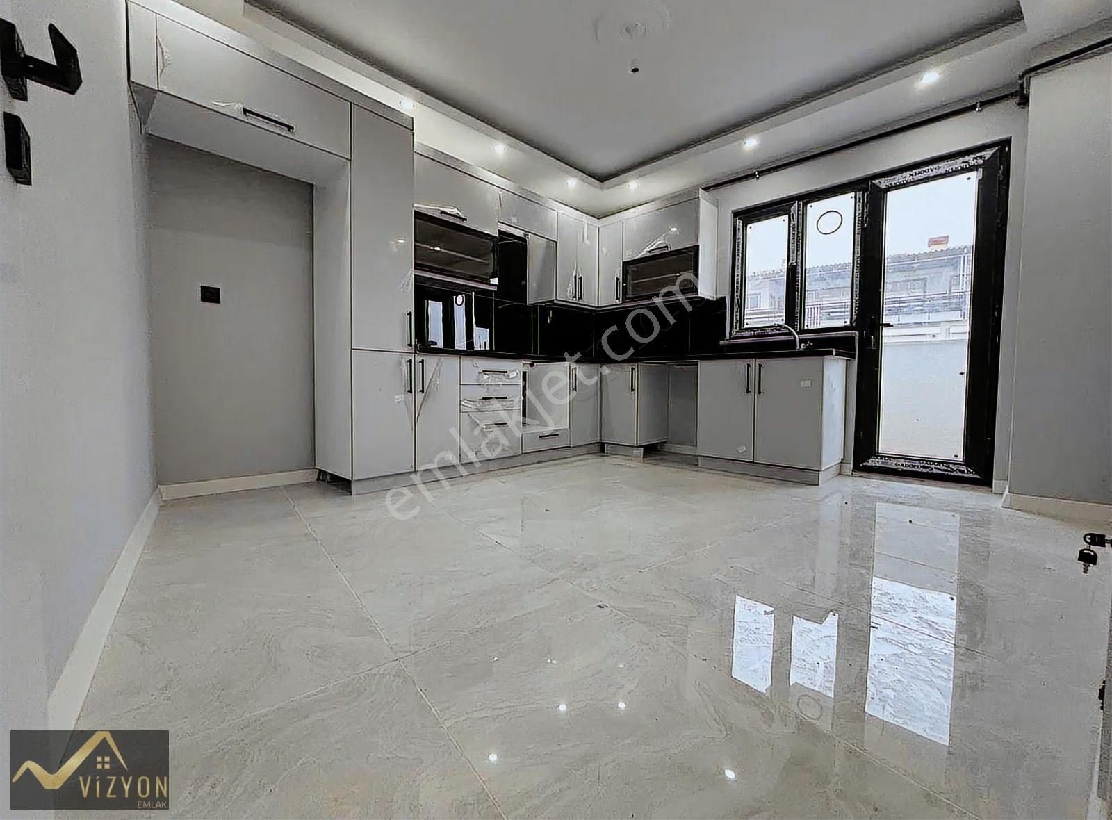 Cami Mahallesi Merkezde | Deniz Manzaralı | 240 M² Lüks Dubleks