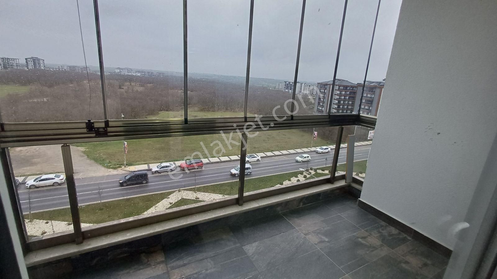 Tepe De Sun Valley Sitesinde 3+1 Arakat Kiralık Daire - Görsel 2