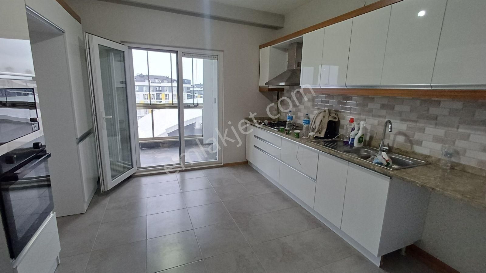 Tepe De Sun Valley Sitesinde 3+1 Arakat Kiralık Daire - Görsel 23