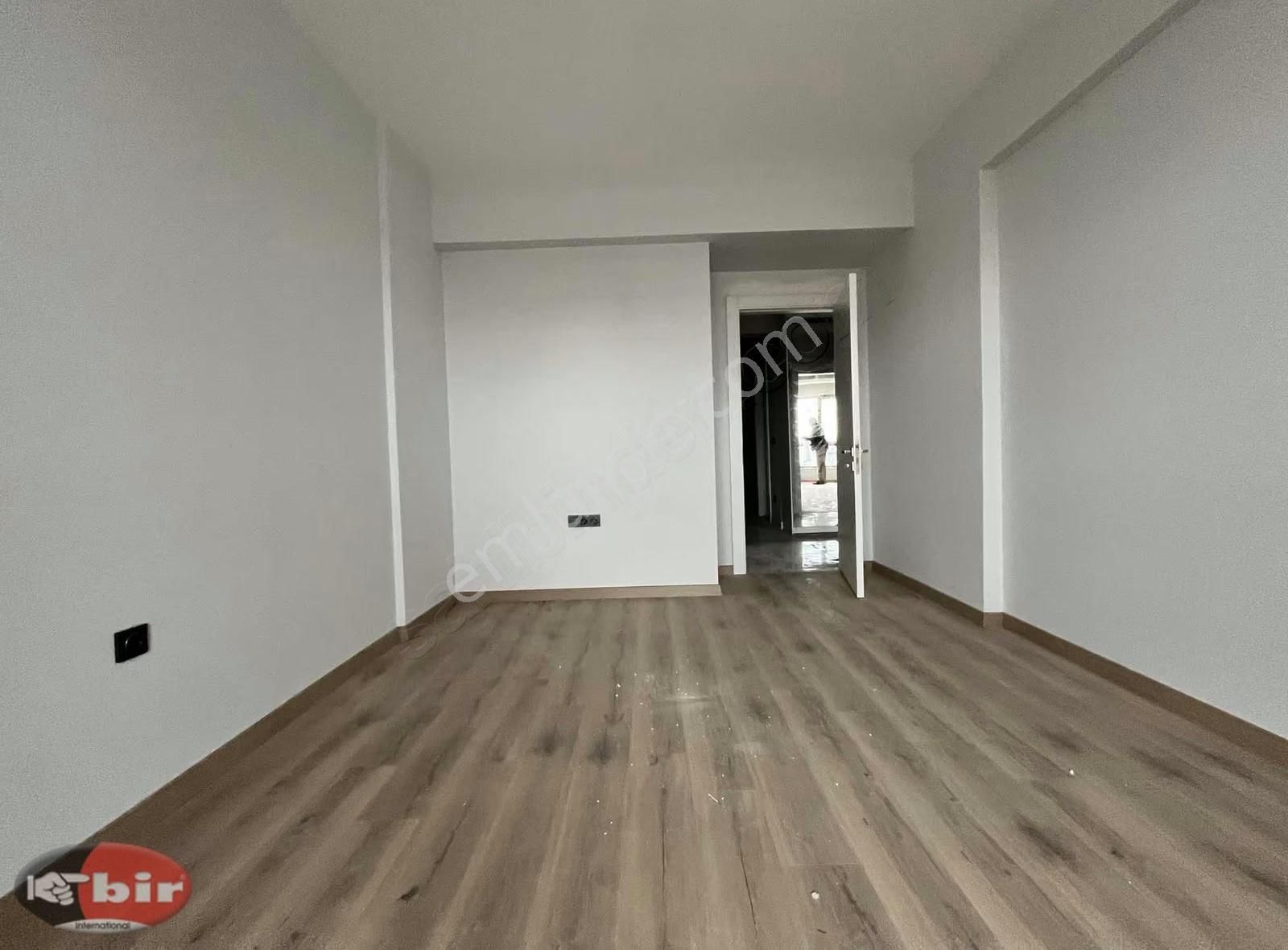 Bir Emlaktan Satılık Ön Cephe Sıfır 4+1 Geniş Daire - Görsel 23