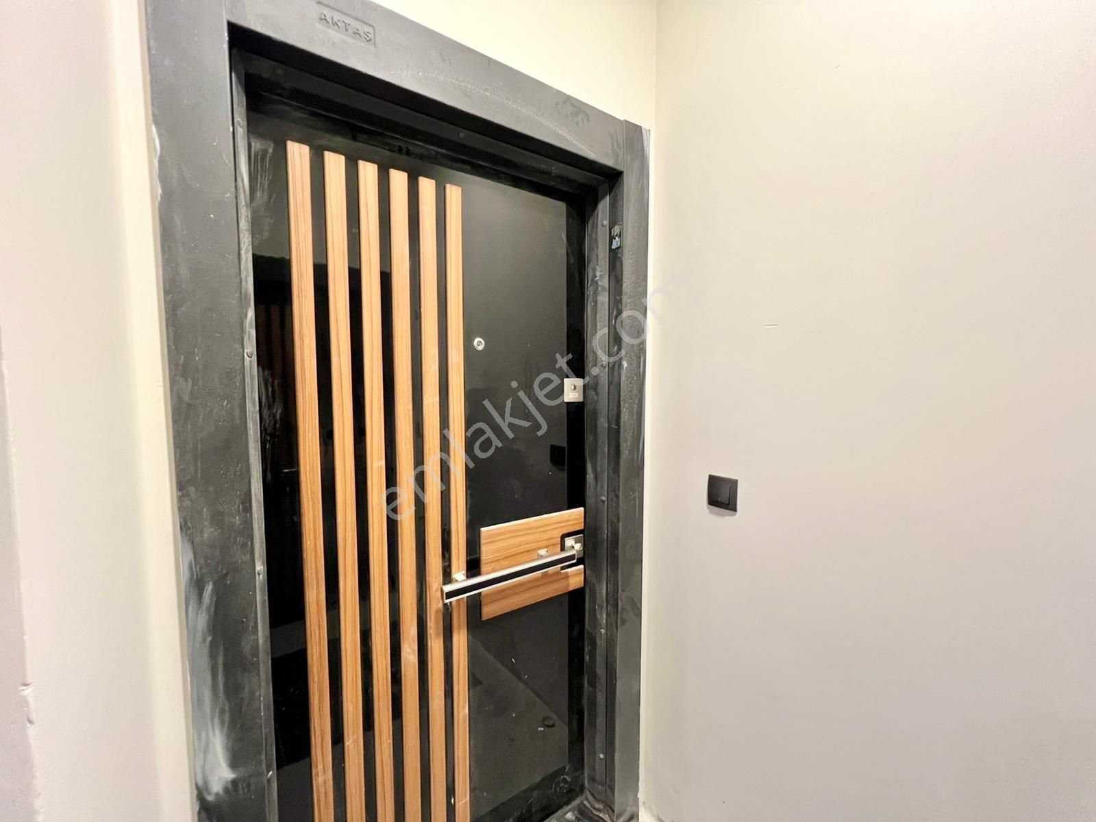 ꧁ay Emlaktan꧂akçay'da Müstakil Tadında Kendine Ait Bahçe Kullanımlı Ön Cephe Satılık 2+1 Lüks Daire - Görsel 27