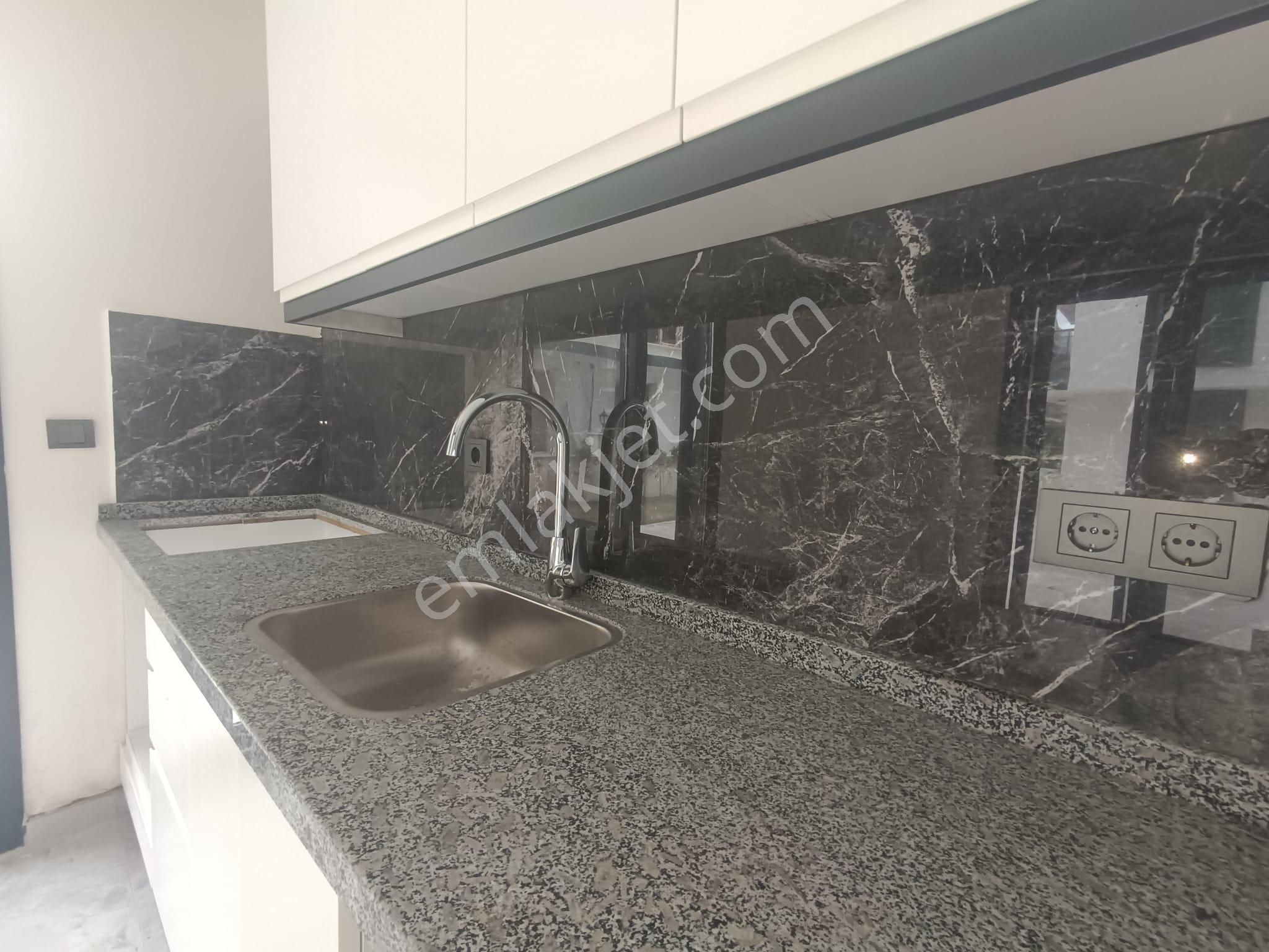 Acil Satılık Havuzlu Sitede 2+1 Daire - Görsel 7