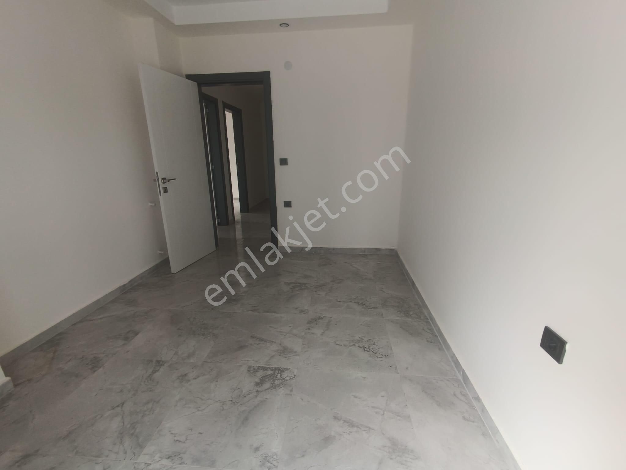 Acil Satılık Havuzlu Sitede 2+1 Daire - Görsel 11