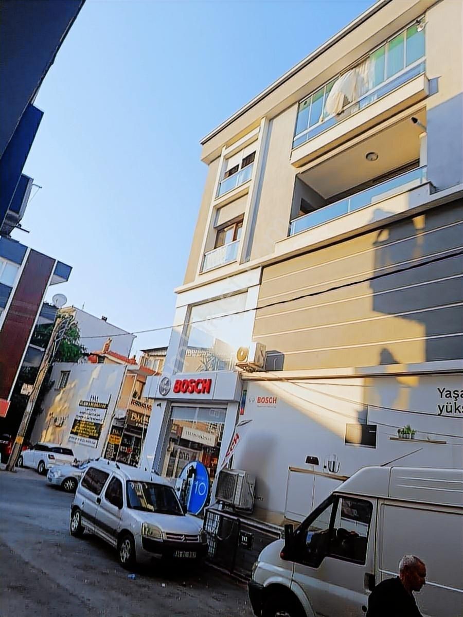 Buca Kozağaç Meydanda 2+1 Arakat Balkonlu Daire