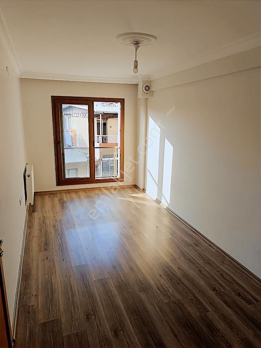 Buca Kozağaç Meydanda 2+1 Arakat Balkonlu Daire - Görsel 3