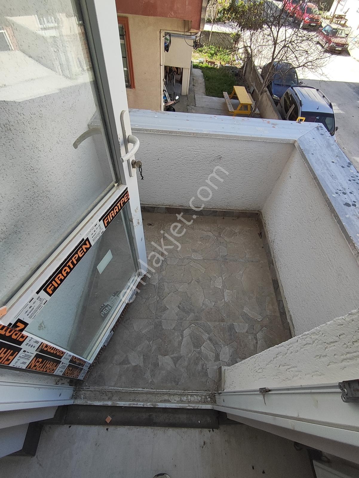 Hastaneye Yürüme Balkonlu, Arakat Ön Cephe 2+1 Kiralık Daire - Görsel 3
