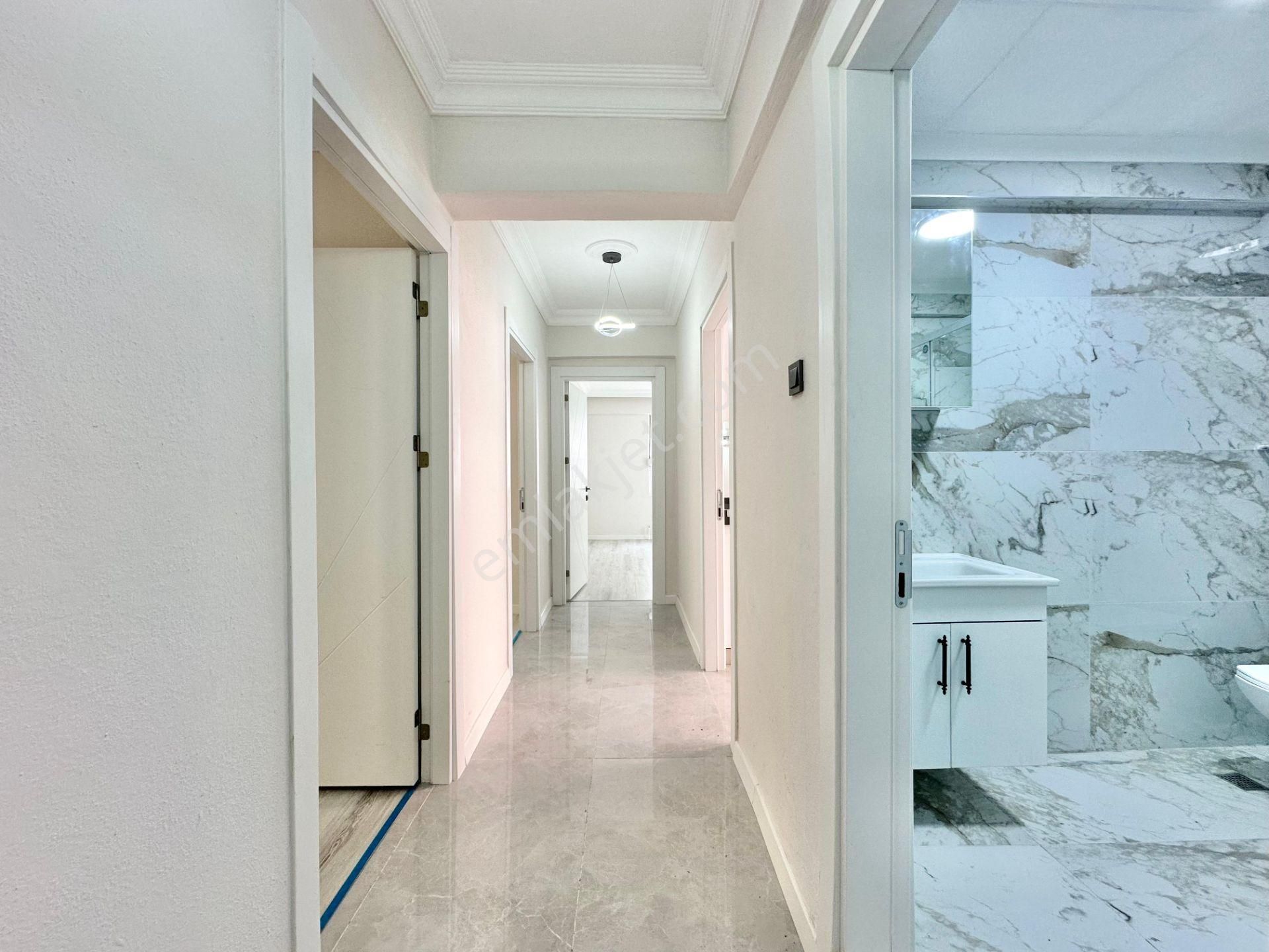 ꧁ay Emlaktan꧂akçay Merkezde İçi Komple Yenilenmiş Arakat Denize Yakın Satılık 2+1 Lüx Daire - Görsel 22