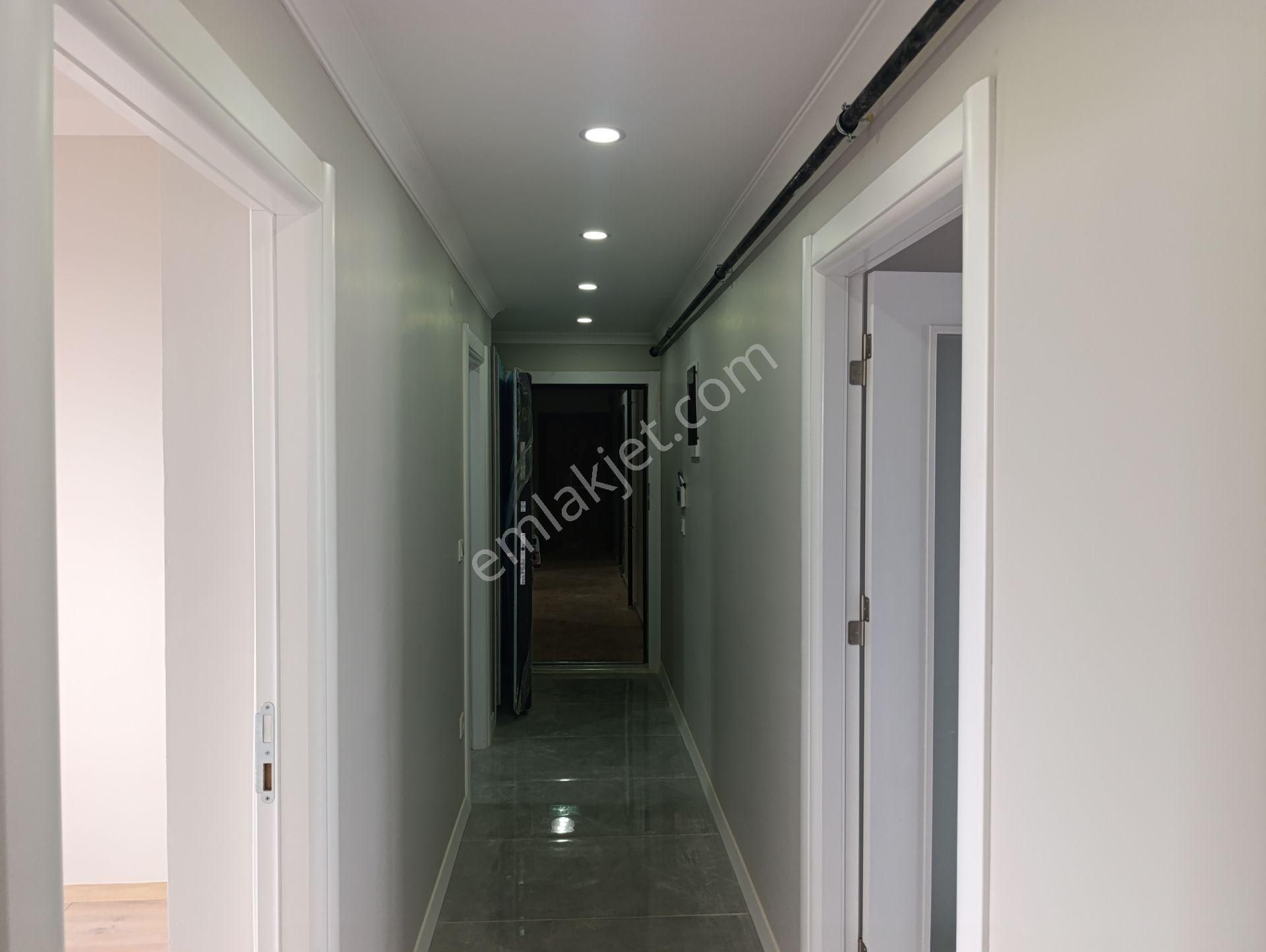 Pendik Esenyalıda Satılık 2+1 Asansör Otoparklı Ana Cadde Paralel Lüks Daire - Görsel 16